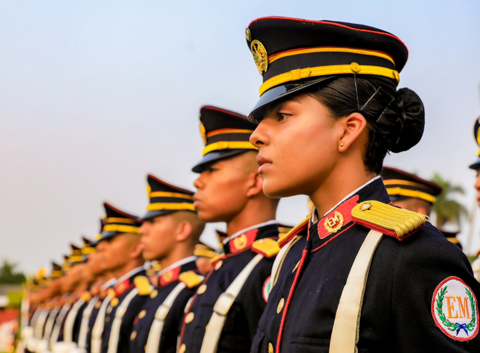 Gradúan a 102 cadetes de la promoción del bicentenario del Ejército salvadoreño