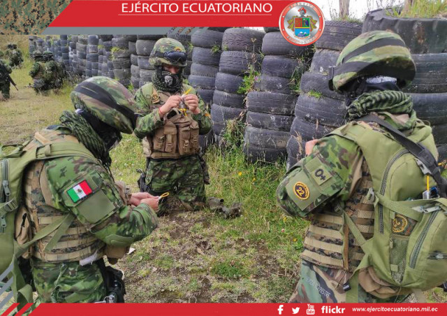 Aliviar Racionalización nada El Ejército Ecuatoriano se adiestra en combate urbano