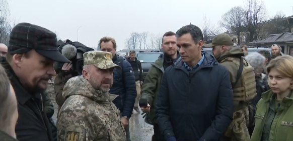 Hiszpania wysyła Ysabel do Polski z amunicją, ciężarówkami i lekkimi pojazdami na Ukrainę.