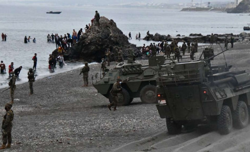 Despliegue de militares y BMR en la crisis de Ceuta del pasado mes de mayo. Foto Ejército