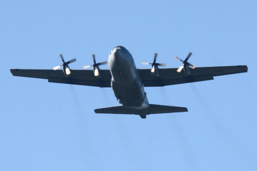 C-130B Hercules de la Fuerza Aérea Uruguaya. Foto: Emilio Sanni.