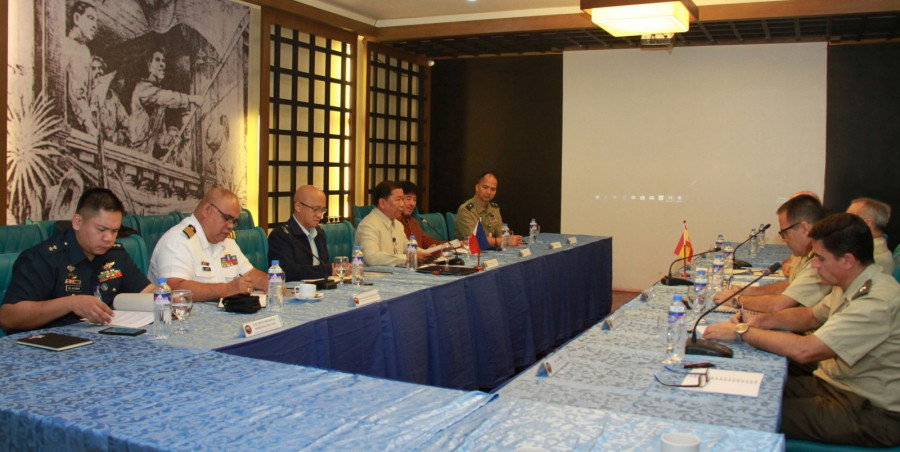 Reunión entre la DGAM y el DND. Foto: Departamento de Defensa Nacional de Filipinas