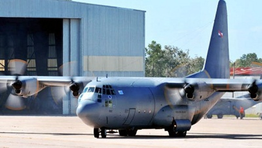 Avión C-130B Hercules de la FAU.  Foto: Fuerza Aérea Uruguaya.