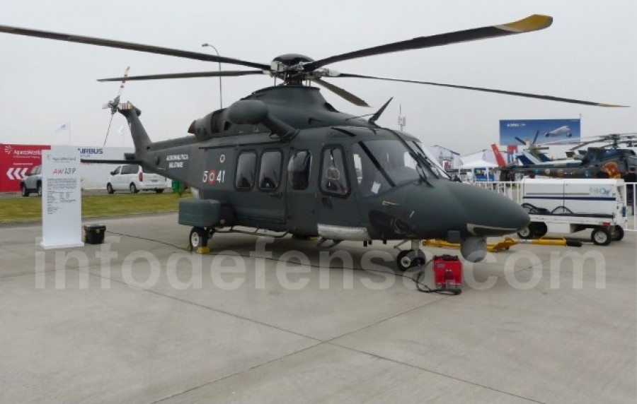 Helicoptero AW139 en una exposición aeronáutica. Foto: Ginés Soriano Forte  Infodefensa2132
