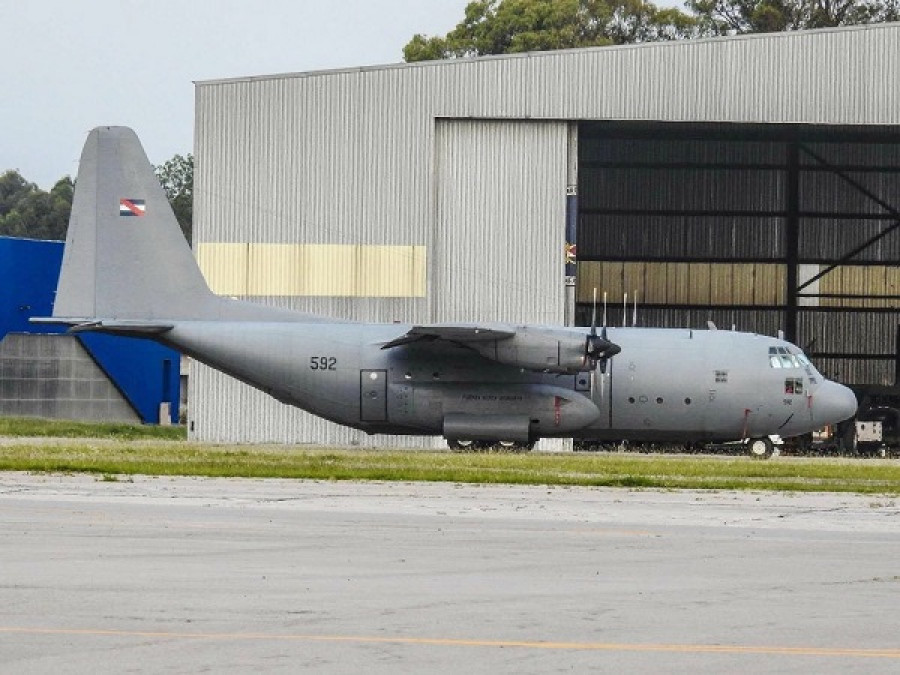 Lockheed Martin C-130B Hercules de Uruguay, el FAU 592. Foto: Amilcar Carriqui.