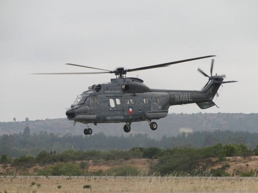 Helicóptero AS-332L1 Super Puma del Escuadrón de Ataque HA-1 en la la base aeronaval Concón. Foto: Nicolás GarcíaInfodefensa.com