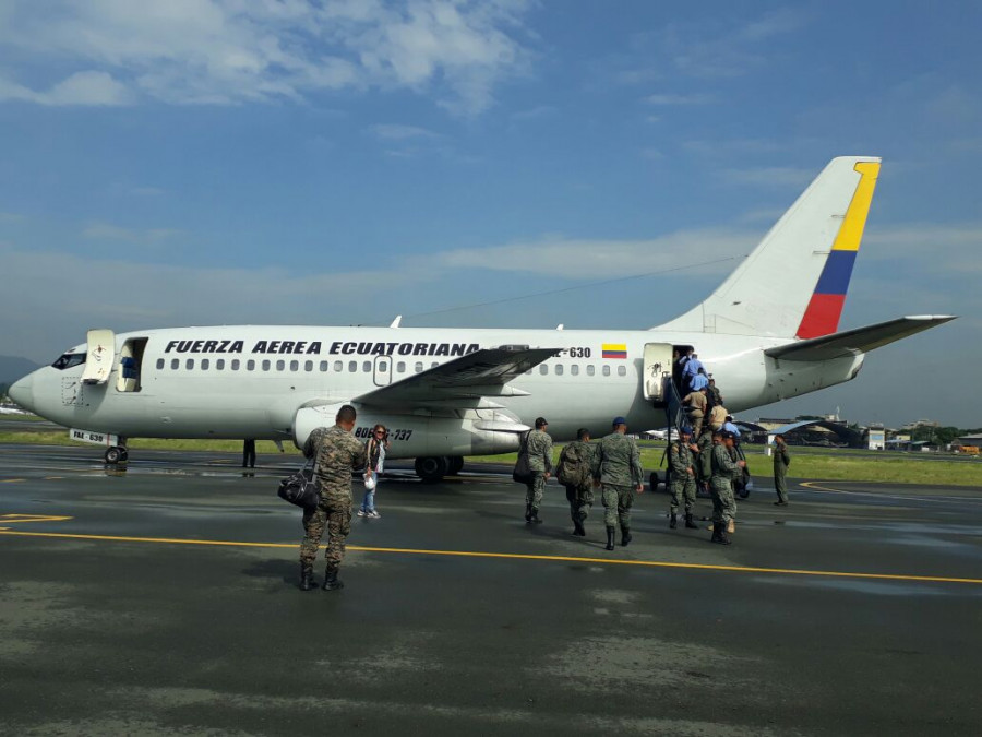 Militares ecuatorianos en traslado a la frontera. Foto: Ministerio de la Defensa del Ecuador.
