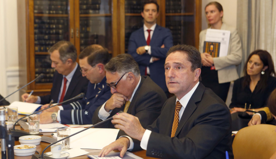 El ministro José Antonio Gómez valoró la aprobación que extenderá por un año la presencia del país en Minusca. Foto: Ministerio de Defensa