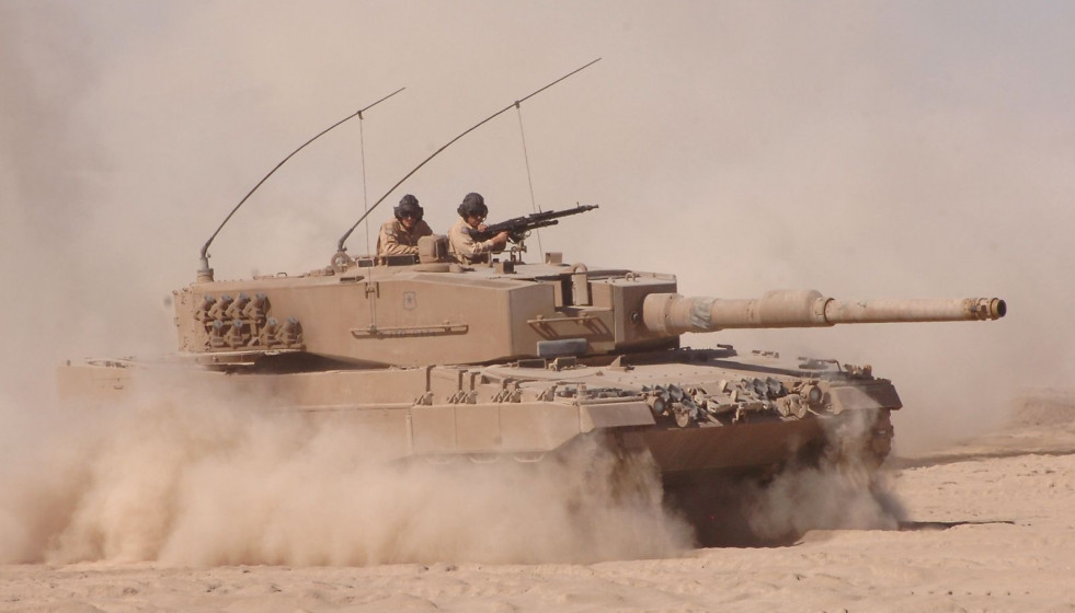 Los tanques Leopard 2A4 CHL operan en Grupos Blindados desplegados en el desierto chileno
