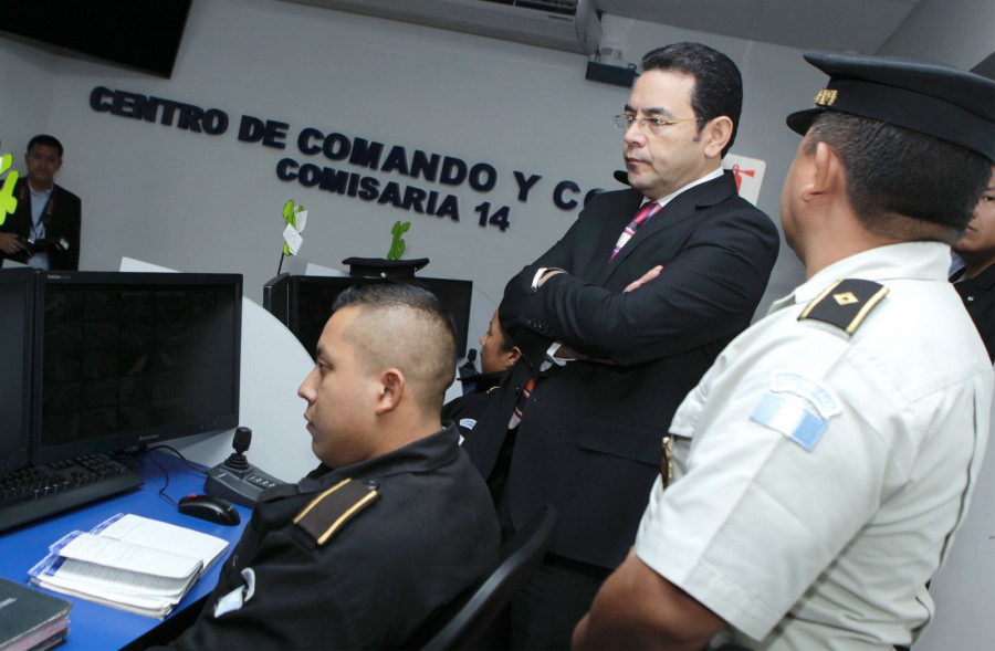 El presidente Morales retira al Ejército de las ciudades y lo envía a las fronteras. Foto: Presidencia de Guatemala.