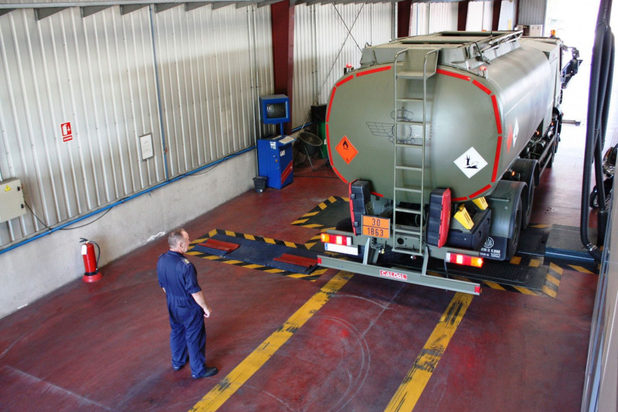 Unidad repostadora pesada de la empresa Iveco. Foto: Ejército del Aire