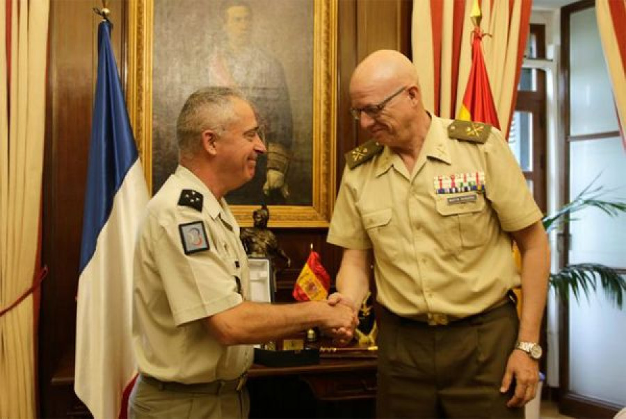 El general Bernard y el general Bernardi en la reunión en el Cuartel General del Ejército. Foto: Ejército de Tierra