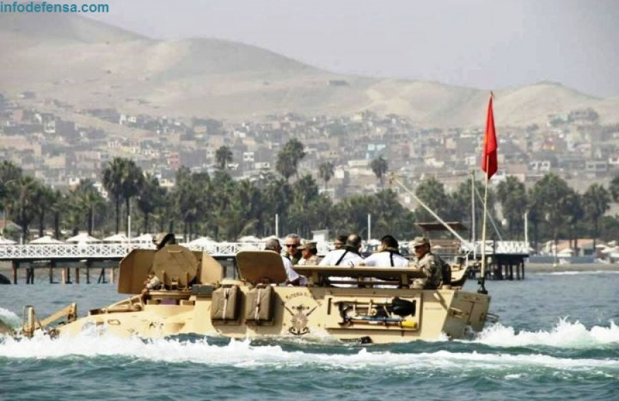 El Almirante Durán en el Perú. Fotos Infodefensa.com