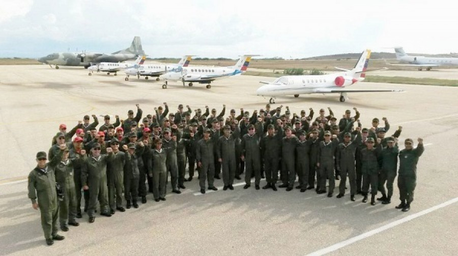 Aviones Citation y King Air del Grupo 5, y un Y-8 del Grupo 6, estacionados en la base Cáceres. Foto: Aviación Militar de Venezuela.