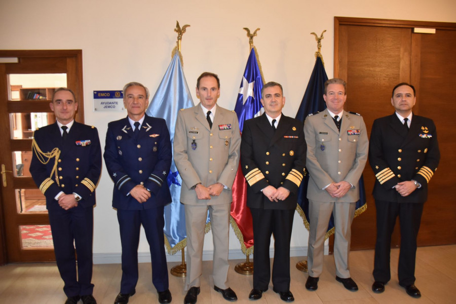 X Reunión Bilateral de Estados Mayores Conjuntos de las Fuerzas Armadas de Chile y Francia. Foto: Emco