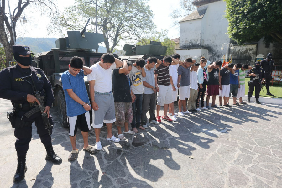 Acción policial en El Salvador contra el crimen. Foto: Policía Nacional Civil.