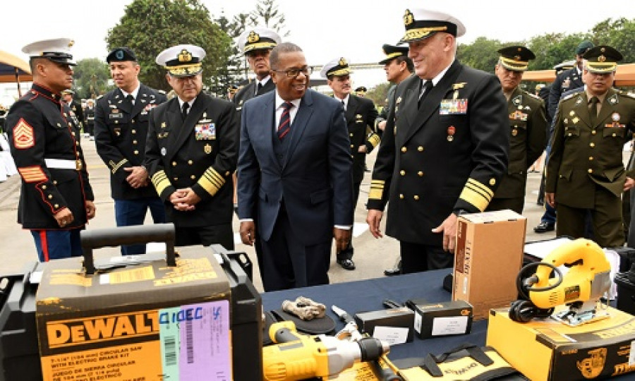 Acto de entrega de los equipos y herramientas a la Marina y Policía Nacional de Perú. Foto: Embajada de Estados Unidos en el Perú