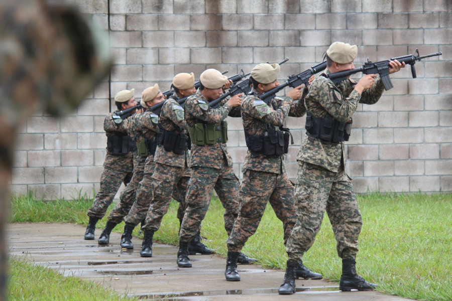 Jornada de capacitación de francotirador de campaña en El Salvador. Foto: Ministerio de Defensa de El Salvador.