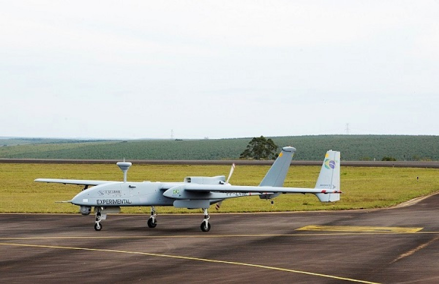 Caçador, versión brasileña del vehículo aéreo no tripulado Heron II. Foto: Israel Aerospace Industries.