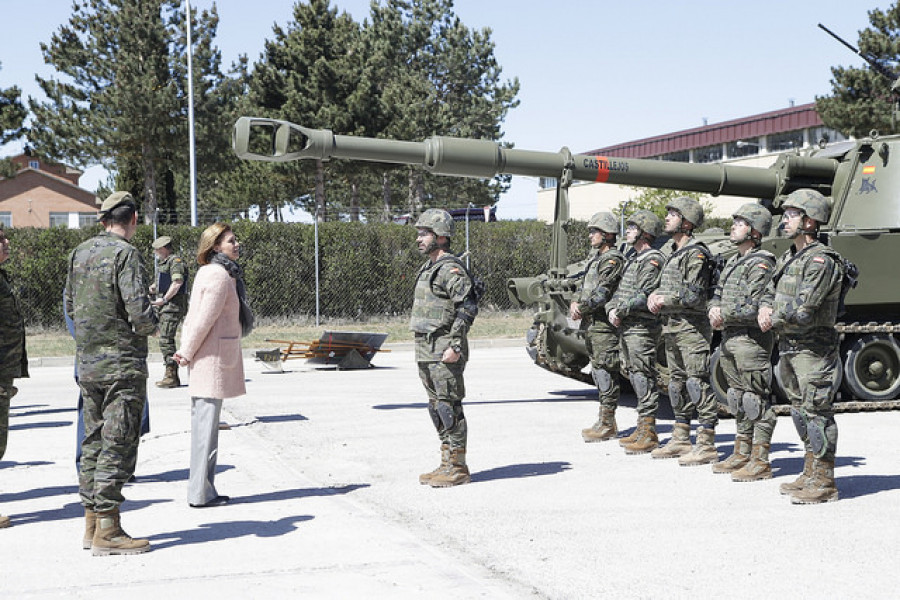 Cospedal visita las unidades del Ejército en Burgos. Foto: Ministerio de Defensa