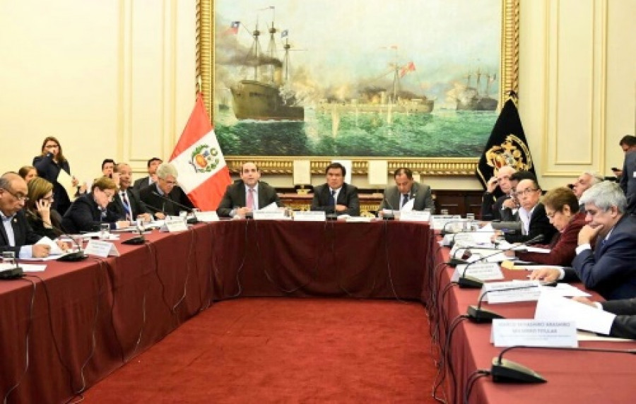 Exposición sobre pensiones militares del primer ministro Fernando Zavala ante la Comisión de Defensa. Foto: Ministerio de Economía del Perú.