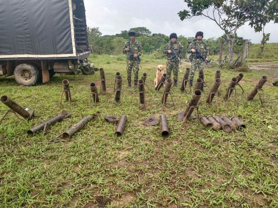 Los 23 morteros decomisados. Foto: Ejército colombiano