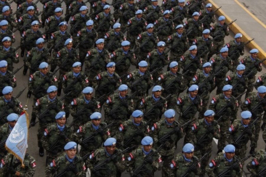 Cascos azules peruanos desfilando en Lima en 2016. Foto: Comando Conjunto de las Fuerzas Armadas del Perú.