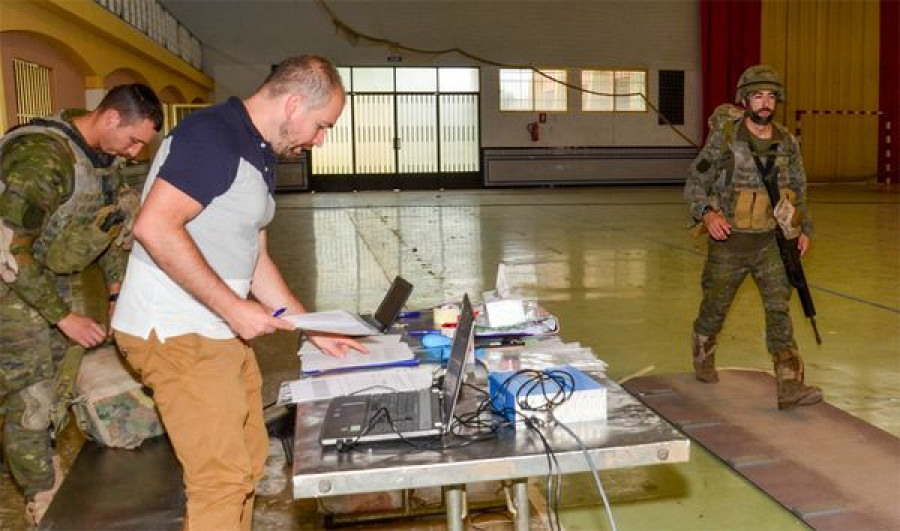 Militar durante una prueba biométrica con mochila Foto: BRI II
