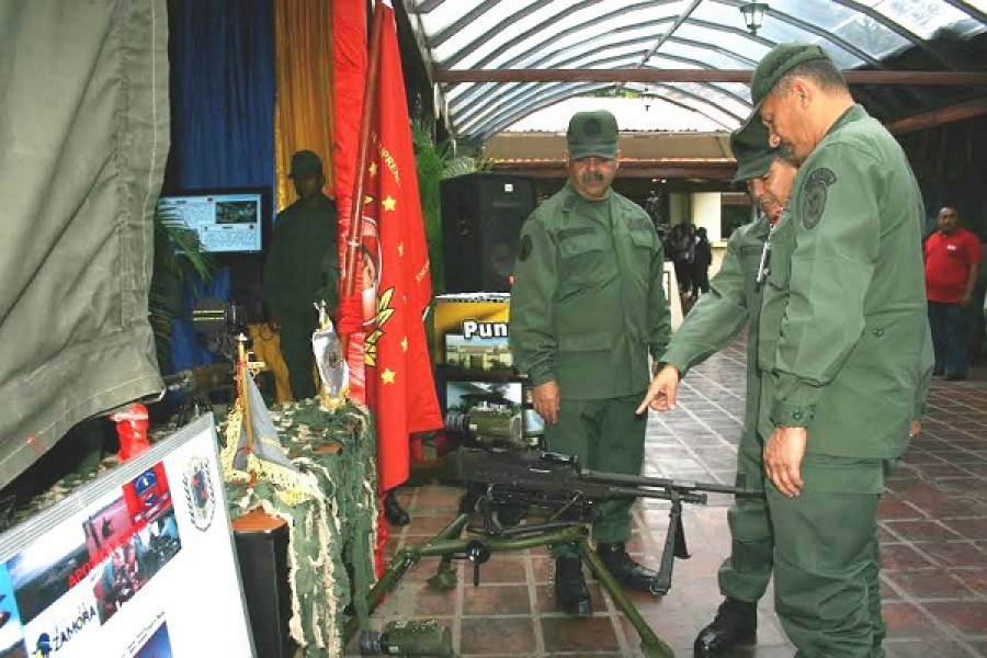 Exposición de armamento en la II Jornada Logística. Foto: Ejército de Venezuela.