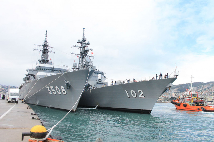 El JS Kashima y el JS Harusame integran el Escuadrón de Entrenamiento 2017 de Japón. Foto: Armada de Chile