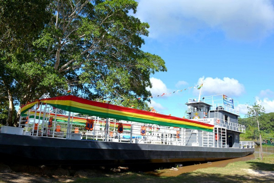 Nuevo transporte fluvial  Vicealmirante Horacio Ugarte´ de la Armada de Bolivia. Foto: Agencia Boliviana de Información.