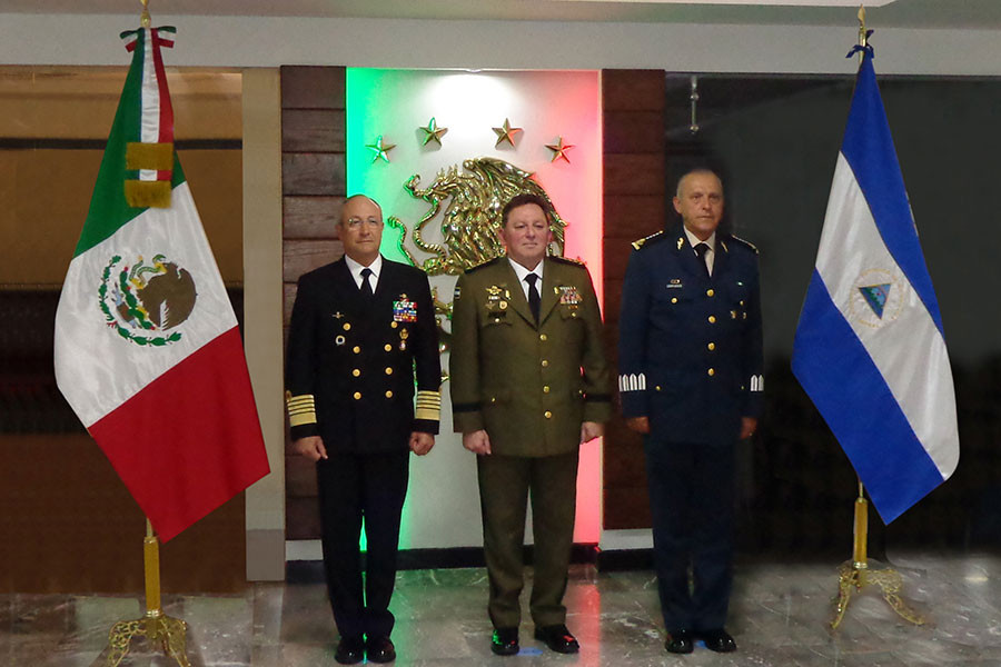 Foto nota visita jefe Ejercito NIcaragua a Mexico