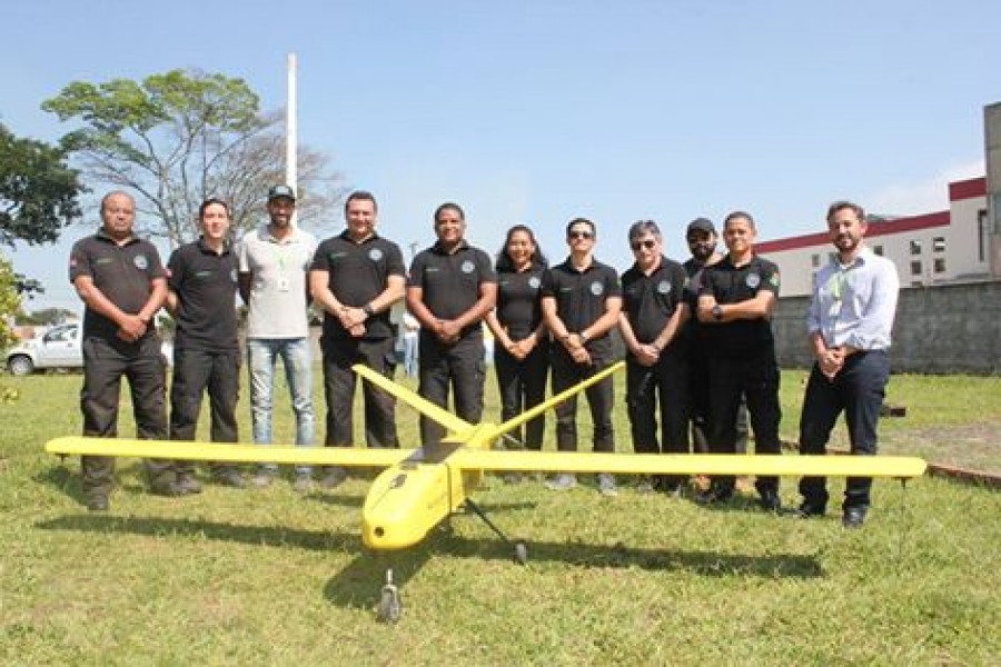 O Nauru 500B e as equipes do GRAESP e SEMAS. Foto: Xmobots