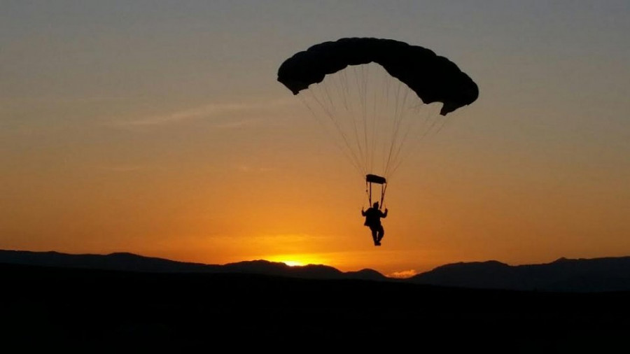 Paracaidista via Ejercito Argentino