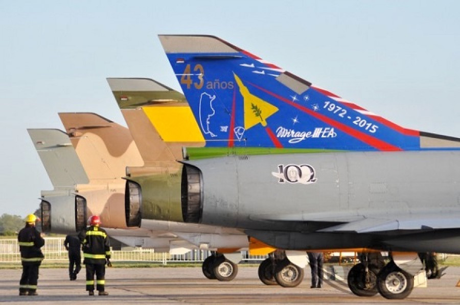 Argentina FuerzaAera Mirage despedida NOV15 FAA