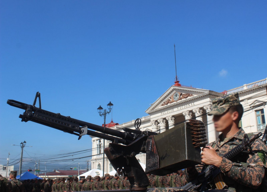 Foto nota El Salvador despliega militares y policias en centro capitlino 2