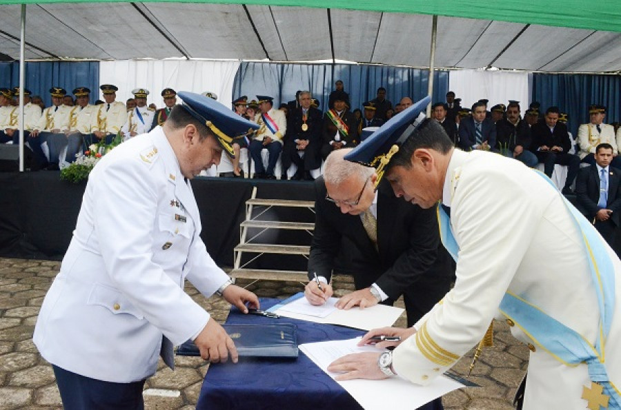 Bolivia Fuerza Aerea ContratoZ242L MAY16 ABI