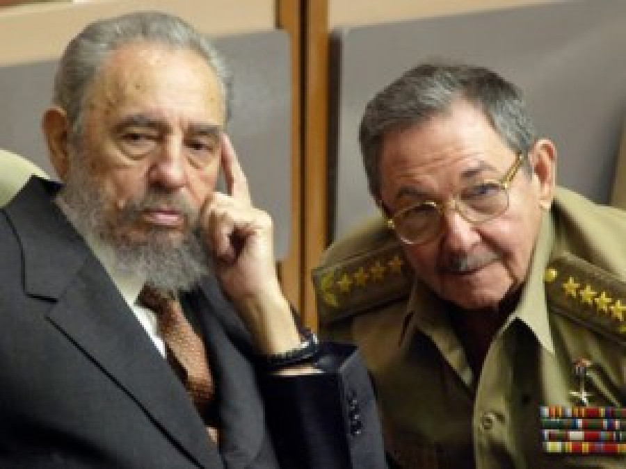Fidel and Raul Castro 300x225