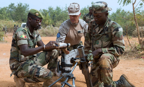 Adiestramiento a militares de las Fuerzas Armadas malienses. Foto: Ministerio de Defensa