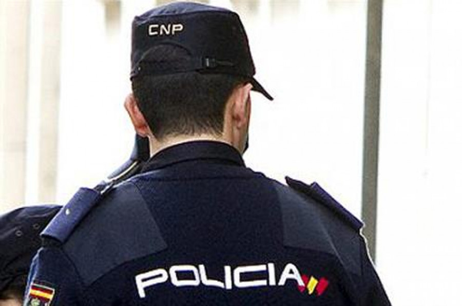 Agente de la Policia Nacional. Foto: La Moncloa