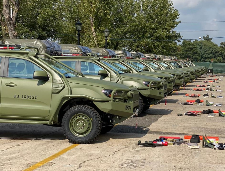 Las 10 Ford Ranger recientemente incorporadas al Ejército Argentino. Foto: Ejército Argentino.