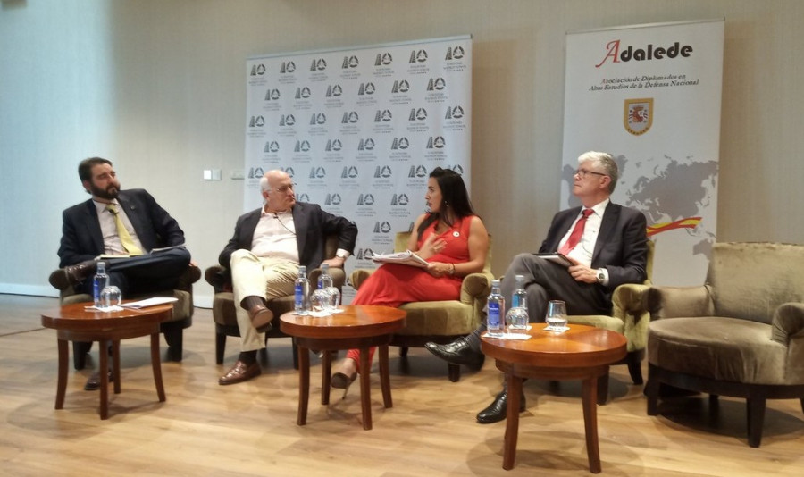 PP, PSOE y Ciudadanos debaten sobre la política de defensa europea. Foto: Artículo 30