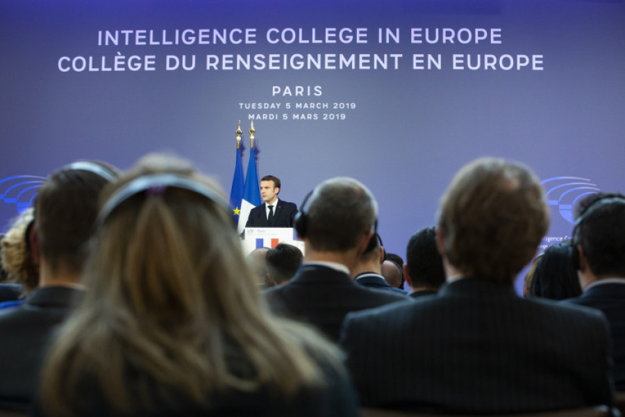 El presidente Macron en la inauguración del Colegio de Inteligencia en Europa. Foto. Élysée