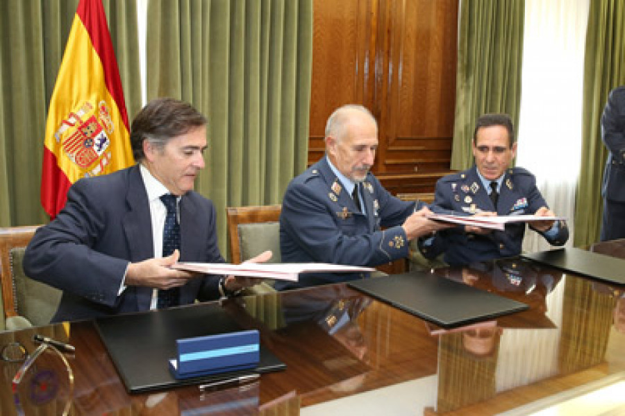 160205 firma contrato motores ITP EA