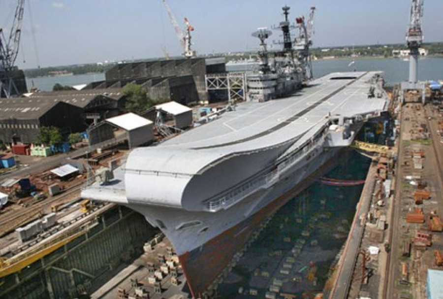 150601 portaaviones india astillero ins vikrat cochin shipyard 499x337