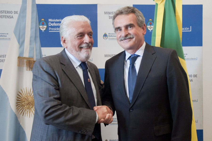 MinDef Arg y Brasil via Mindef Argentina