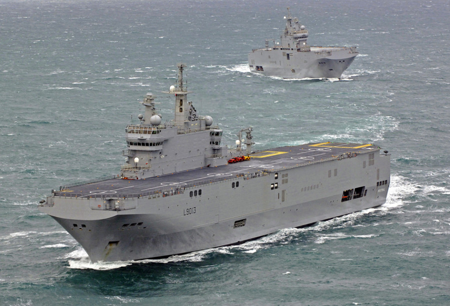150514 buque portahelicopteros mistral ministerio defensa francia