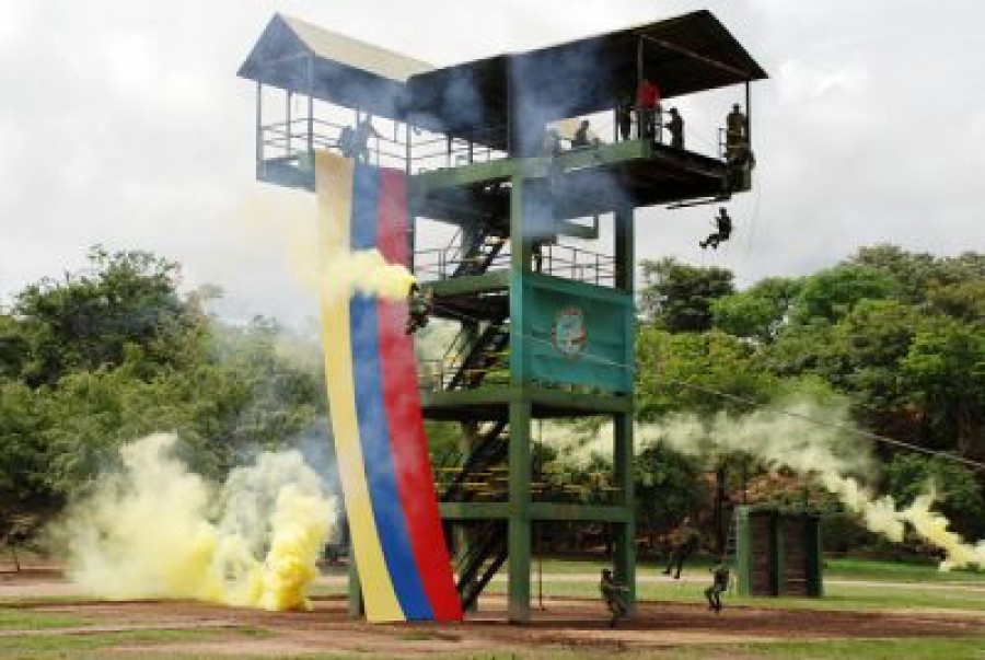 140102 colombia erich EJERCITO DE COLOMBIA DESPLIEGA NUEVOS SOLDADOS PROFESIONALES ejercito colombia