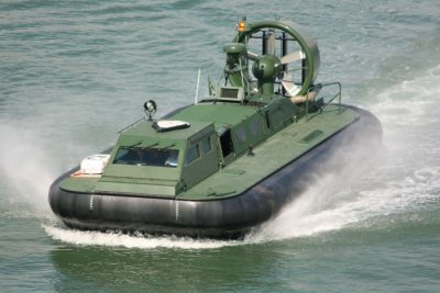 131218 colombia afustes hovercraft Griffon Hoverwork 400x267