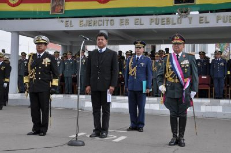 131217 bolivia 13 DIC nueva cupula militar CEH mindef bolivia
